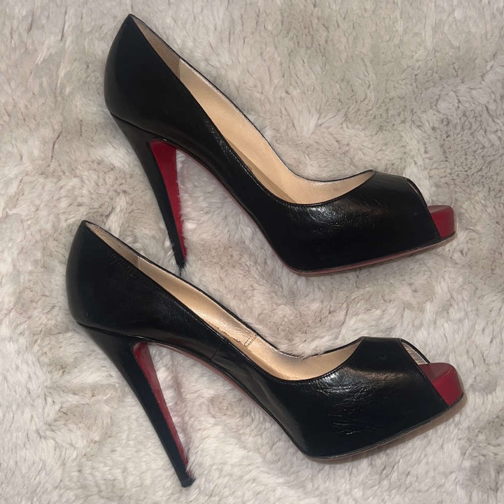 Christian Louboutin! Size 38 Worn 2 times. 100 heel length